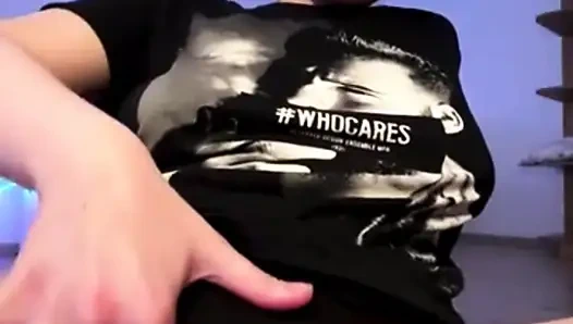 Jucielussie muncrat memek dari dekat