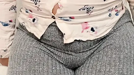 My Stepmom Milf Cleaning And Bouncing Her Beautiful Ass In Yoga Pants
