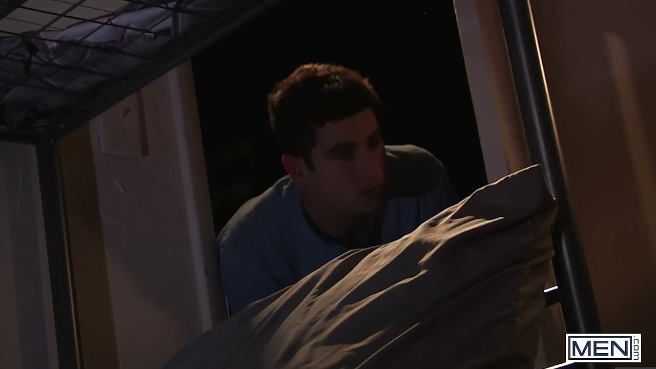 MEN - Vadim Black Gives Zach Taylor A Naughty Welcome With Wild Bedroom Anal Action