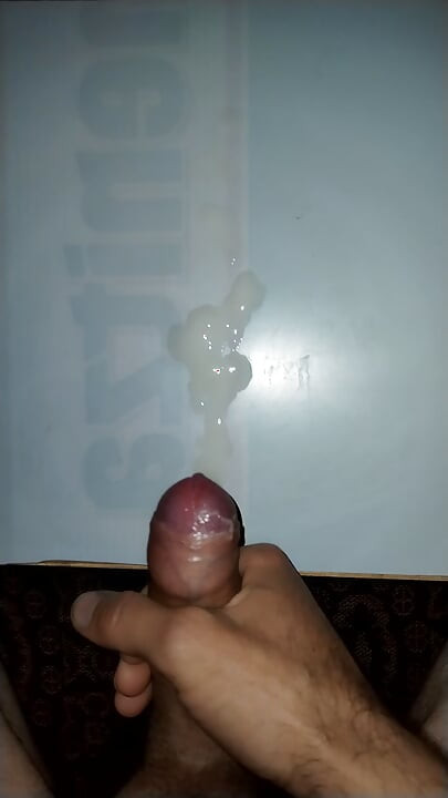我油膩的雞巴噴出大量精液