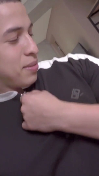 Twink latino muscle boy Roy Smith shows his body | Clip 1