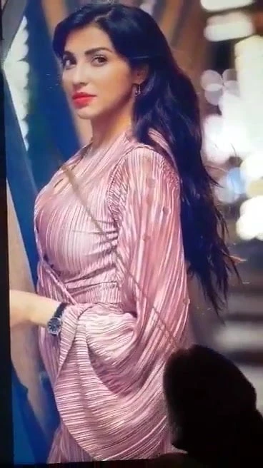 Cumtribute auf parvathy nair von hungrigem Schwanz