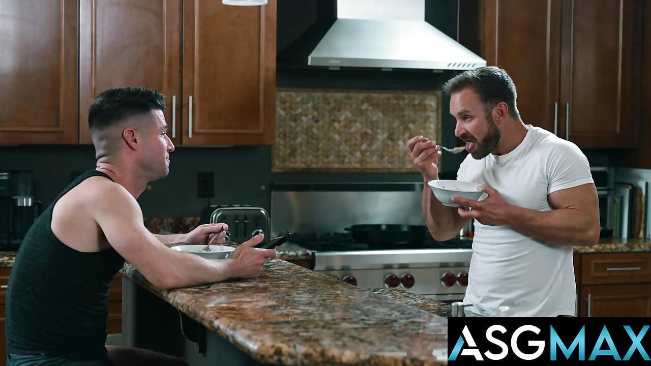 РАЗРУШИТЕЛНИ ФИЛМИ - Горчива Инцел се опитва да чука мъже след години на провали с жени