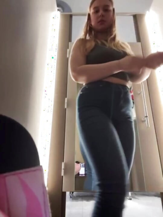 Extreme show in the changing room with jucielussie