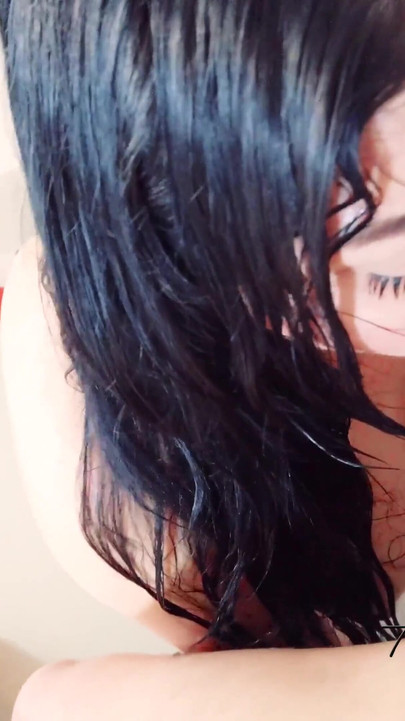 발렌타인 데이에 내 엉덩이와 과일을 먹는, 뭔가 매우 잘못