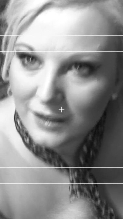 Uzbudljiv trenutak iz "MATURE 4 LOVER - MILF PUŠI DVA OGROMNA KURCA PA BIVA JEBANA"