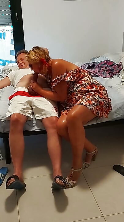 A Beautiful Slut Sucked All the Sperm Out of My Dick at the Hotel and Squeezed It Out to the Last Drop.
