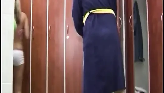 Boss Fickt Seine Angestellten in Der Sauna