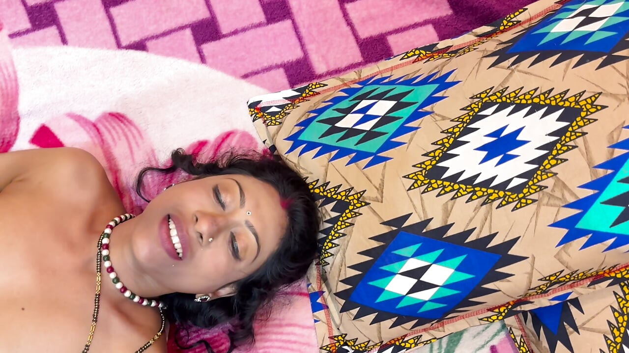 Devar bhabhi ki romantic kissa hardcore pussy fuking desi bhabhi ki..