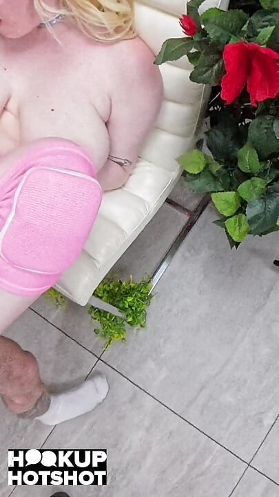 Horny And Voluptuous Gigi Sweets Gets Fucked By A Big Dick!