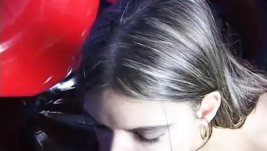 Pelacur lucu mengisap kontol di pov