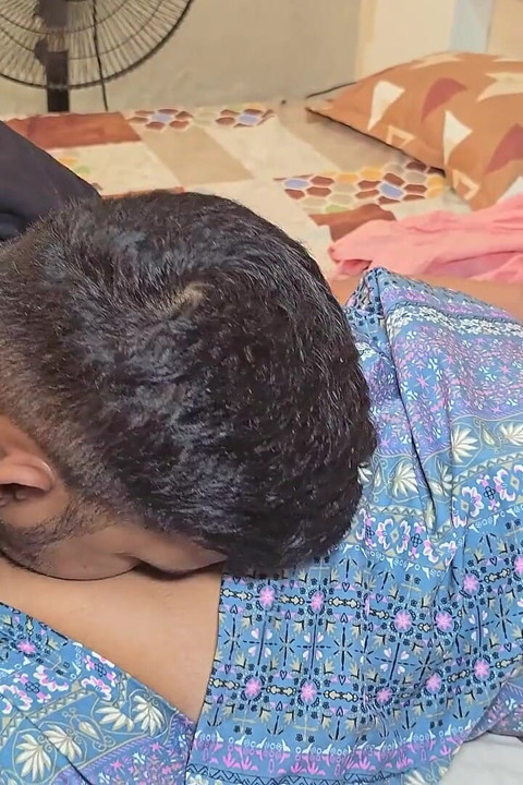 Indischer Populärer Pornostar Tejaswani Sex Mit Ihrem Fan Mit Riesigem Schwanz 8 Zoll, Sie Schreit, Wenn Sie Tiefer Drinnen Ist