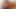 ハゲの男がソファで彼女をファックして小さなおっぱいの女の子を喜ばせる