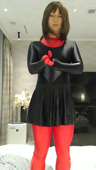 A cross-dressing boy changes into red full-body tights and masturbates | Clip 1