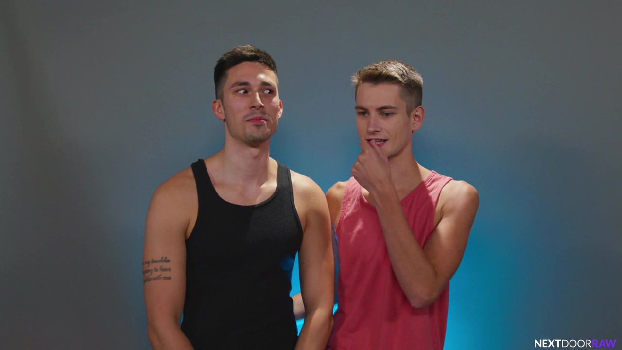 华丽的twnk性感翻转乱搞现实生活中的tatted BF大屁股