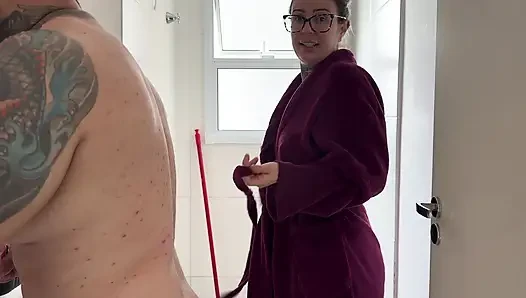 Saya dan suami saya dengan penis kecil bersiap untuk makan vagina