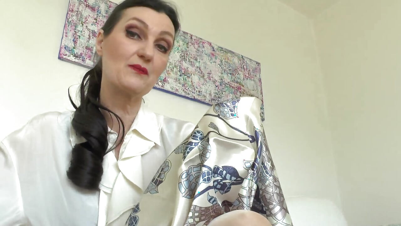Mit nye satin tørklæde får dig til at komme og svagt, tørklæde JOI, Lady Victoria Valente