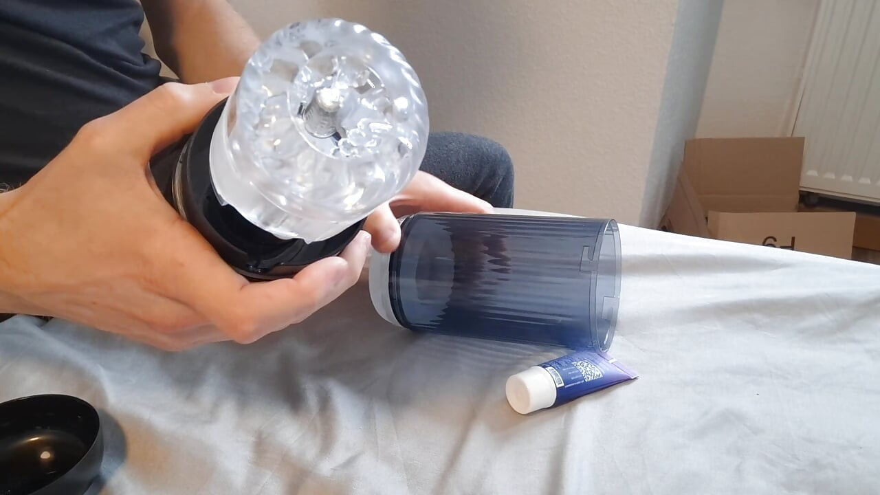 New Toy! Sucking, Vibrating and Rotating Masturbator. Unboxing and first try.