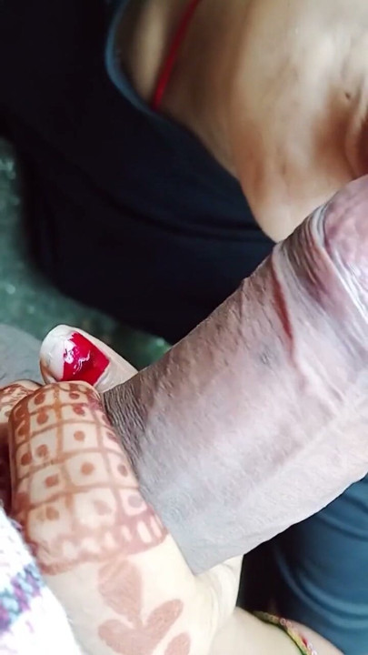 Dirty wife sucks my desi cock everyday at any time Indian girl closeup sucking her boyfriend's desi big cock xxx sexy video. | Clip 1