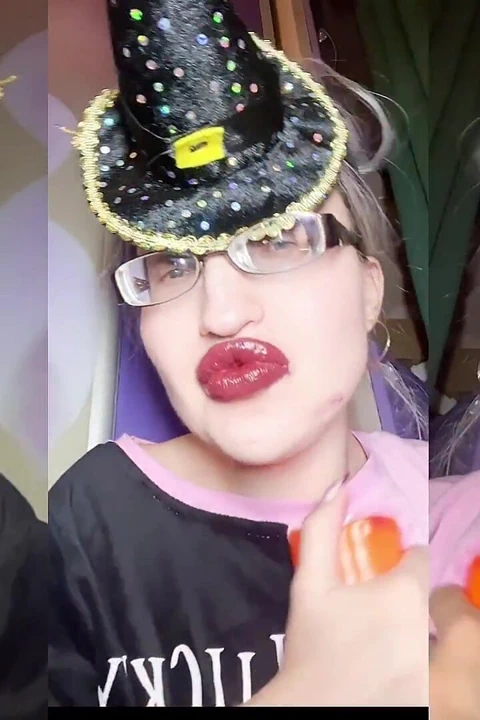 娘娘腔一边听我一边接受他的婚姻，一边被 Findom 门将