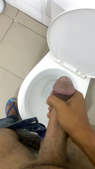 Jerking off in the Toilet Part 49