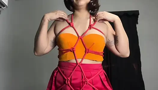 Velma vergnügt sich, bis sie kommt / Astarioth