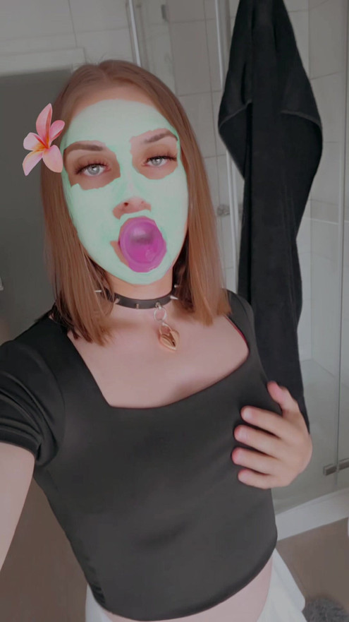 Long down my throat while tiktok dancing !