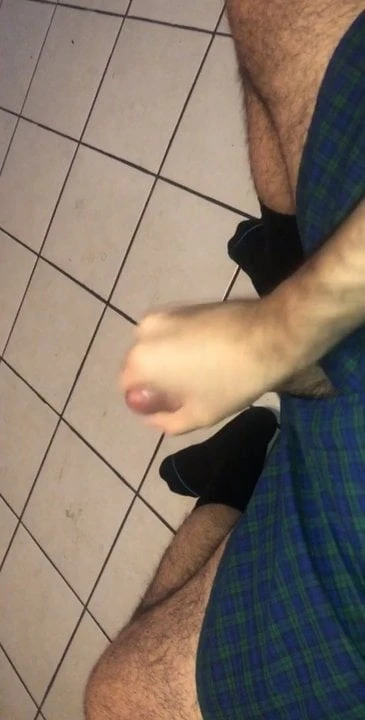 Cumshot Latino jerkoff in boxers and socks