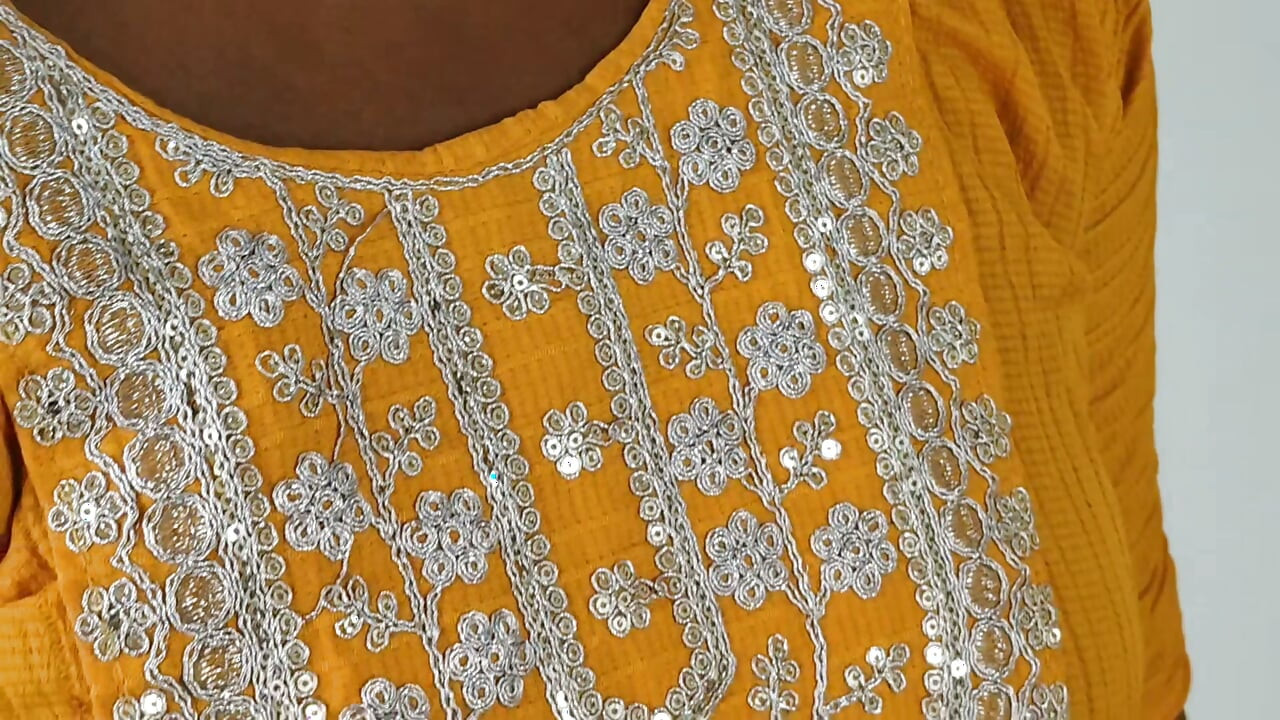 Tamil trouwde met huisvrouw