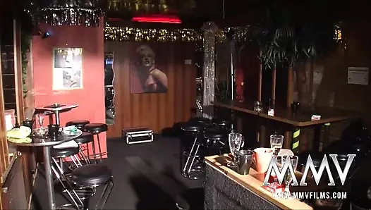 Sürtükler cinsel grup sekste yarak sikiyor