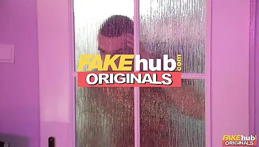 FakeHub Originals - Max Dior наряжается в неприятные костюмы, чтобы провести свою соседку по комнате, Меган Фиоре
