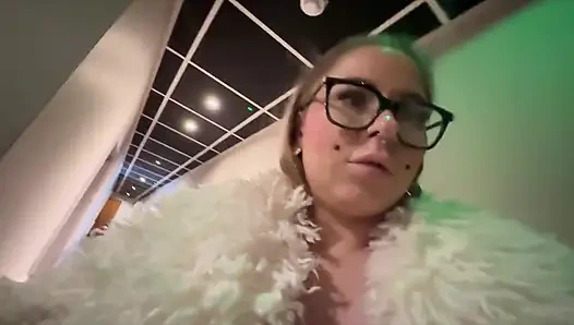 Sandie Candy Cumwalk