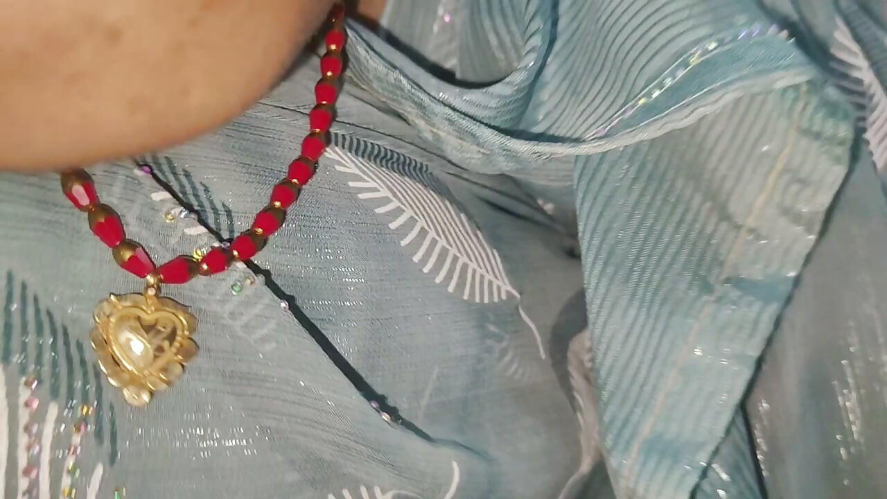 Barsat ke Mausam me Sali ko apne ghar bulakar chudai ka maja liye