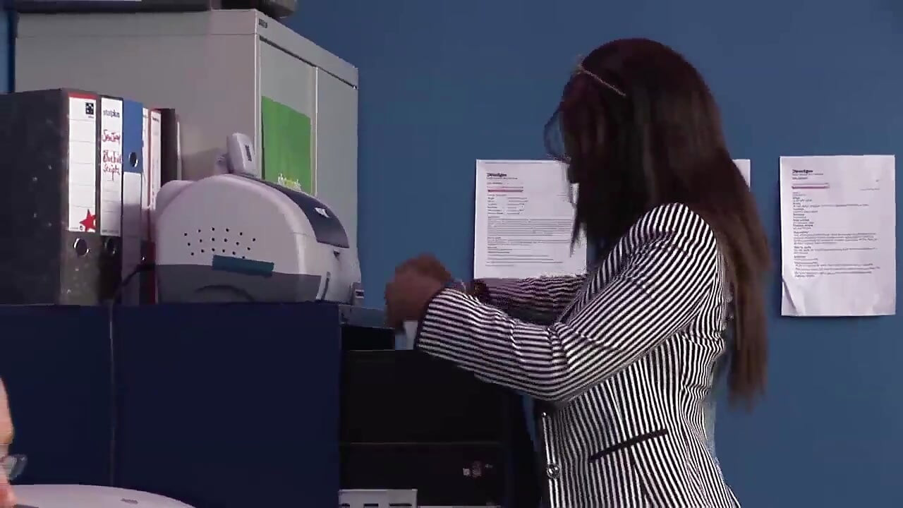 Emma Butt and Jasmine Webb get their pussies smashed as a group