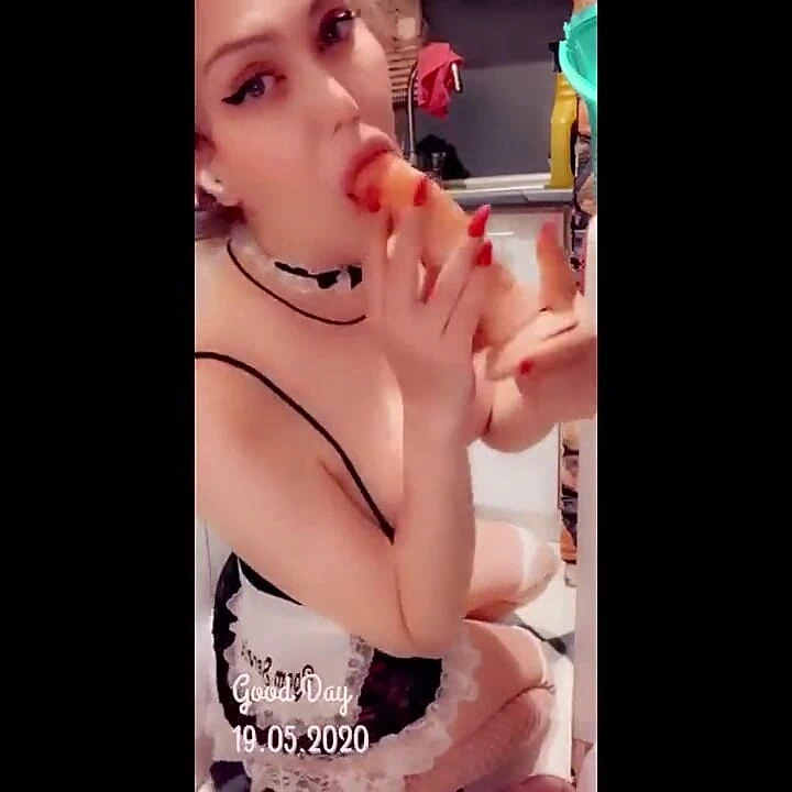 Mistressrola房子清洁工年轻性感