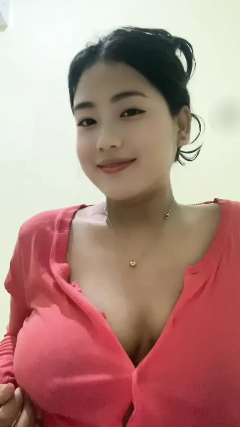 饥渴的大奶子年轻妈妈独自在家
