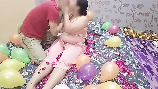 My College Girlfriend Gave Me a Hot Birthday Night Stand Surprise – Passionate Sex with Rose Petals & Balloons, Real Homemade