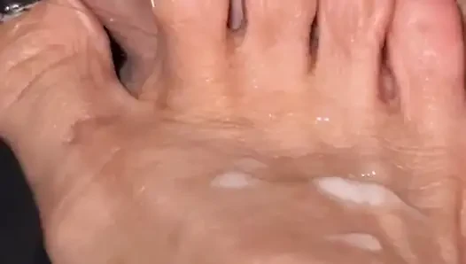 Daddy Cums on Melove Sexy Small Feet