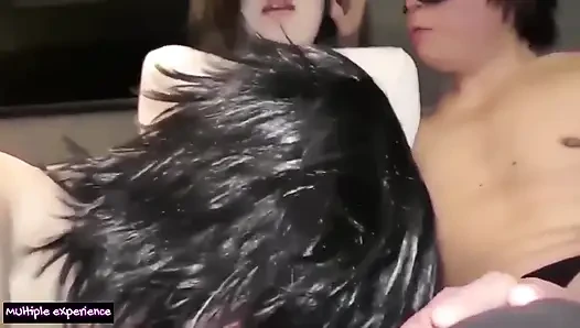 26 yaşındaki evli kadın arzuyla dolup taşıyor ve birden fazla istediğini ima ediyor