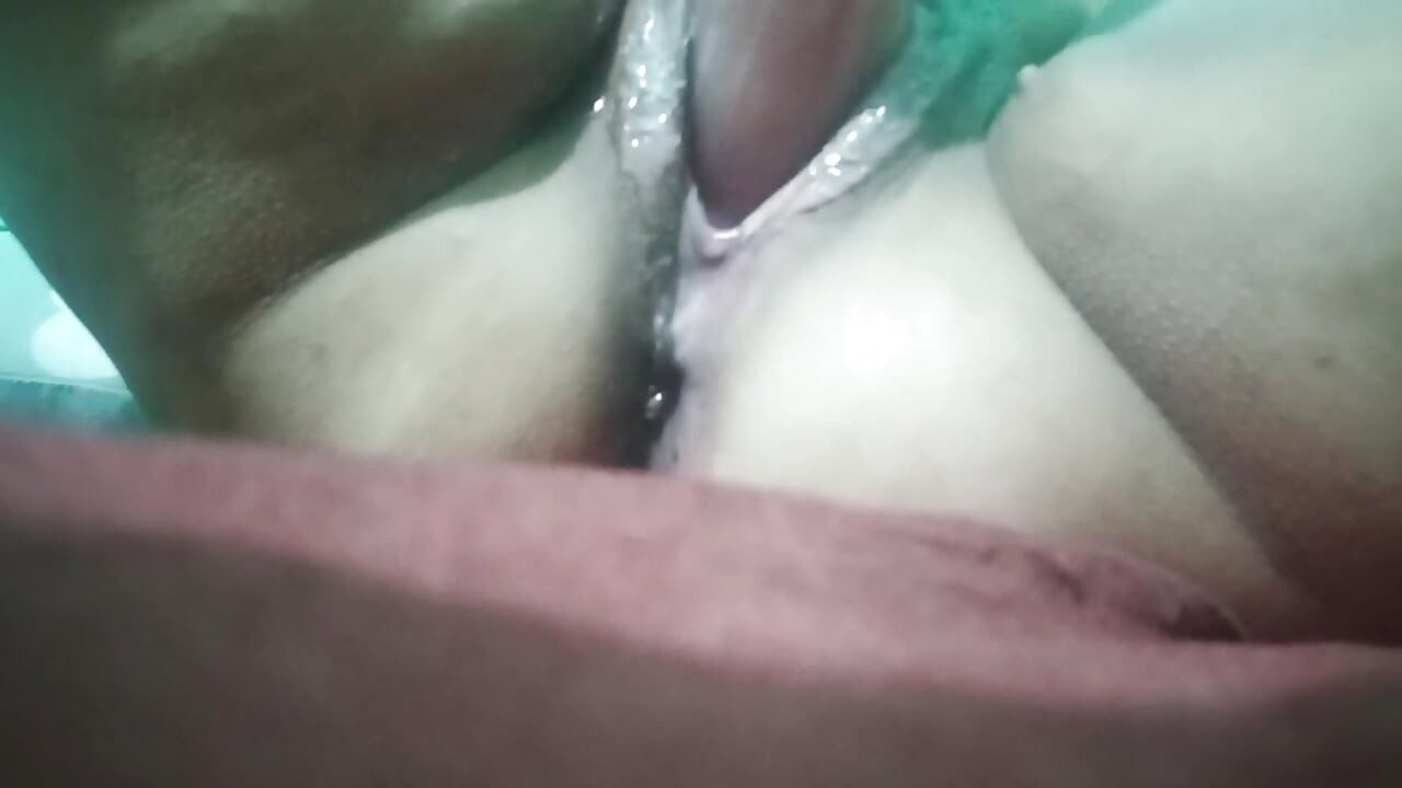 Mamă sexy filipineză, făcându-mi pizda umedă