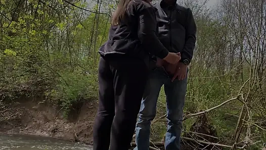 Die große Stiefmutter hilft mir beim Kommen