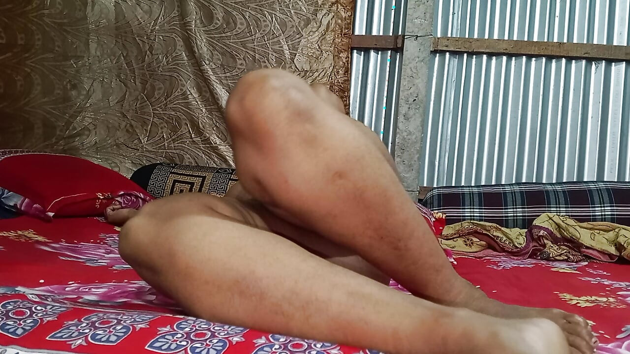मेरी सौतेली मम्मी पहली बार अकेले घर में सेक्सी वीडियो