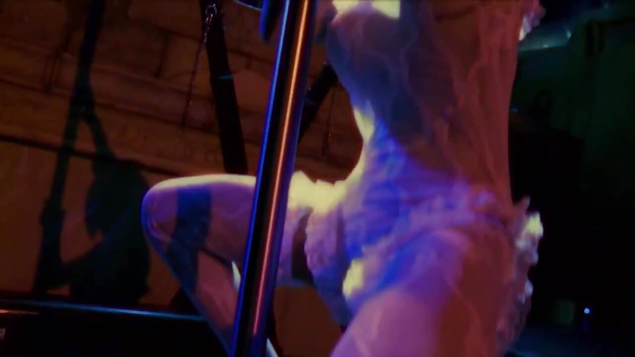 Hot stripper with huge boobs satisfies customer with a good fuck