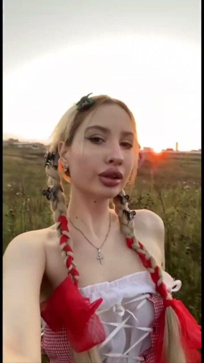 Sexy teen Elza Kom dance Oktoberfest | Clip 3