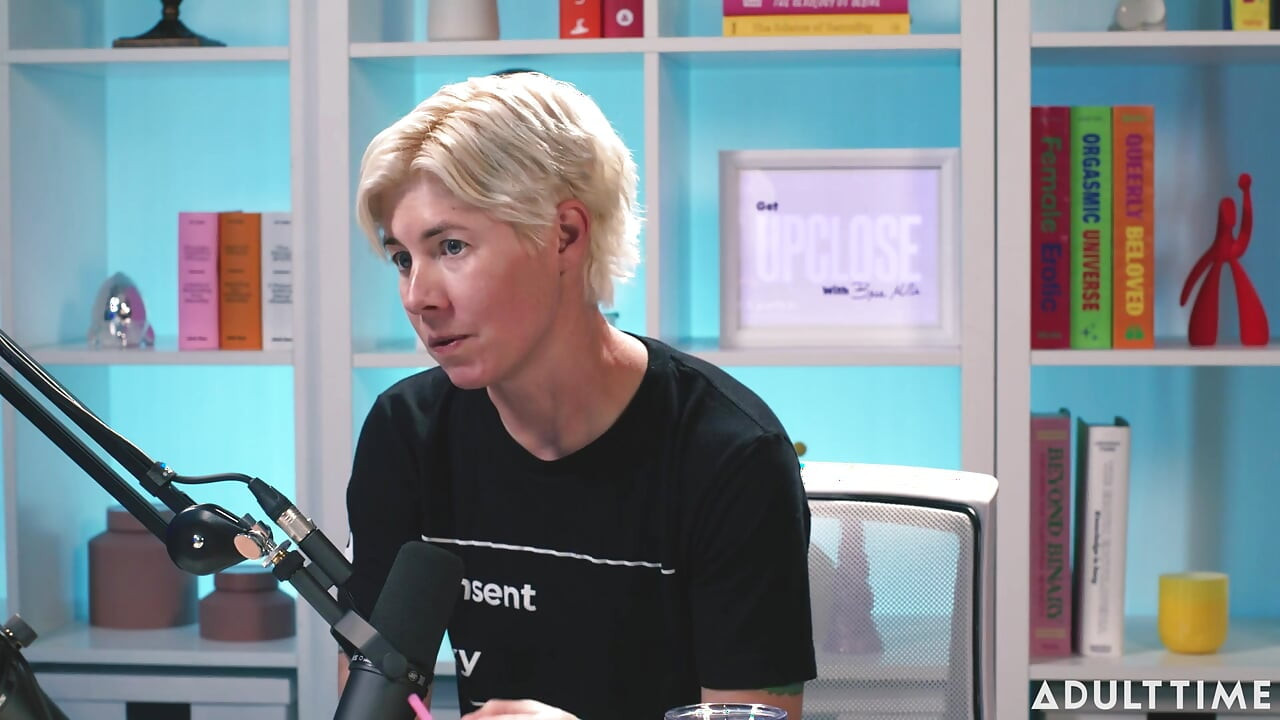 Lilly Bell Ekshibisjonisme, sexting og myndiggjøring av voksentidspodcasten