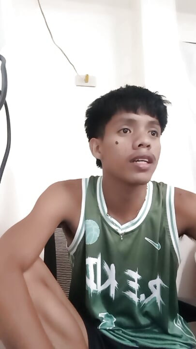 Outdoor Hookup: Asian Twink Sucks Cock For Quick Dirty Money
