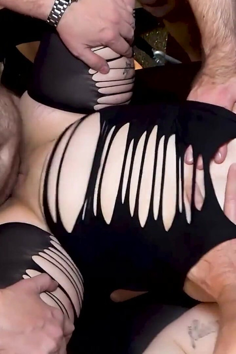 Creampie Gangbang with Plump Housewife Jessie - Blonde Big-ass Slut