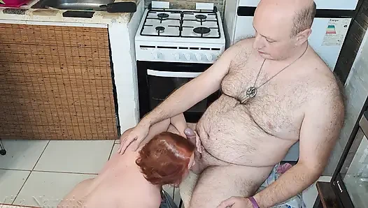 Intensive küchen-sex-zusammenstellung: blowjobs, schlucken & schmutzige gesichtsbesamung