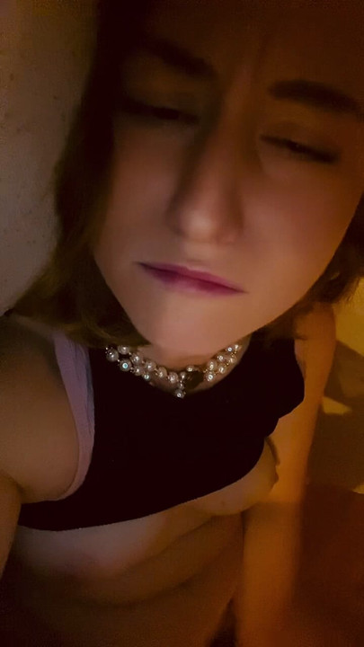 Boyfriend leaves me alone with wet horny pussy