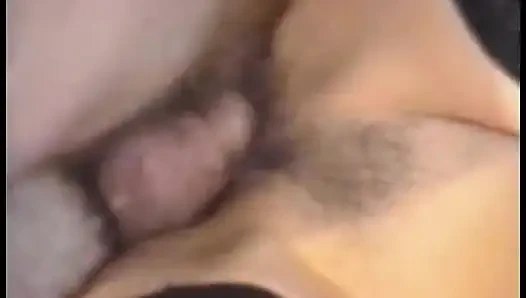 Cewek sange nyepong kontol sampai tenggorokan sebelum dientot